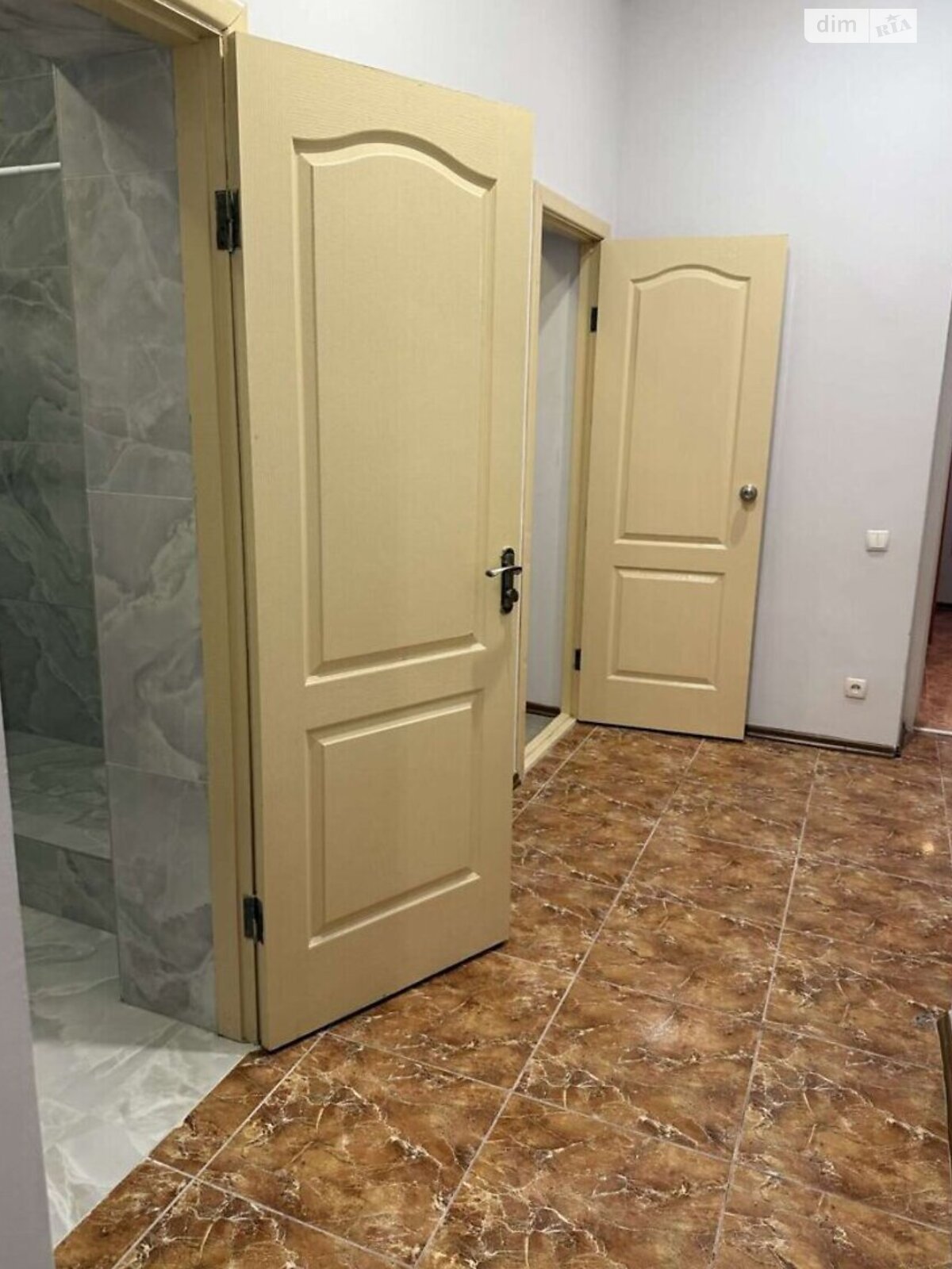 трехкомнатная квартира в Виннице, район Ближнее замостье, на ул. Александра Довженка в аренду на долгий срок помесячно фото 1 трехкомнатная квартира в Виннице, район Ближнее замостье, на ул. Александра Довженка в аренду на долгий срок помесячно фото 1