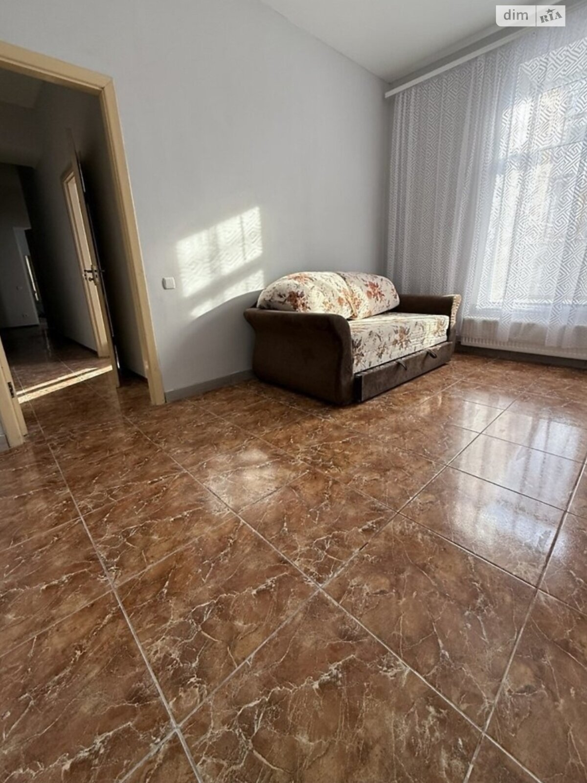 трехкомнатная квартира в Виннице, район Ближнее замостье, на ул. Александра Довженка в аренду на долгий срок помесячно фото 1 трехкомнатная квартира в Виннице, район Ближнее замостье, на ул. Александра Довженка в аренду на долгий срок помесячно фото 1