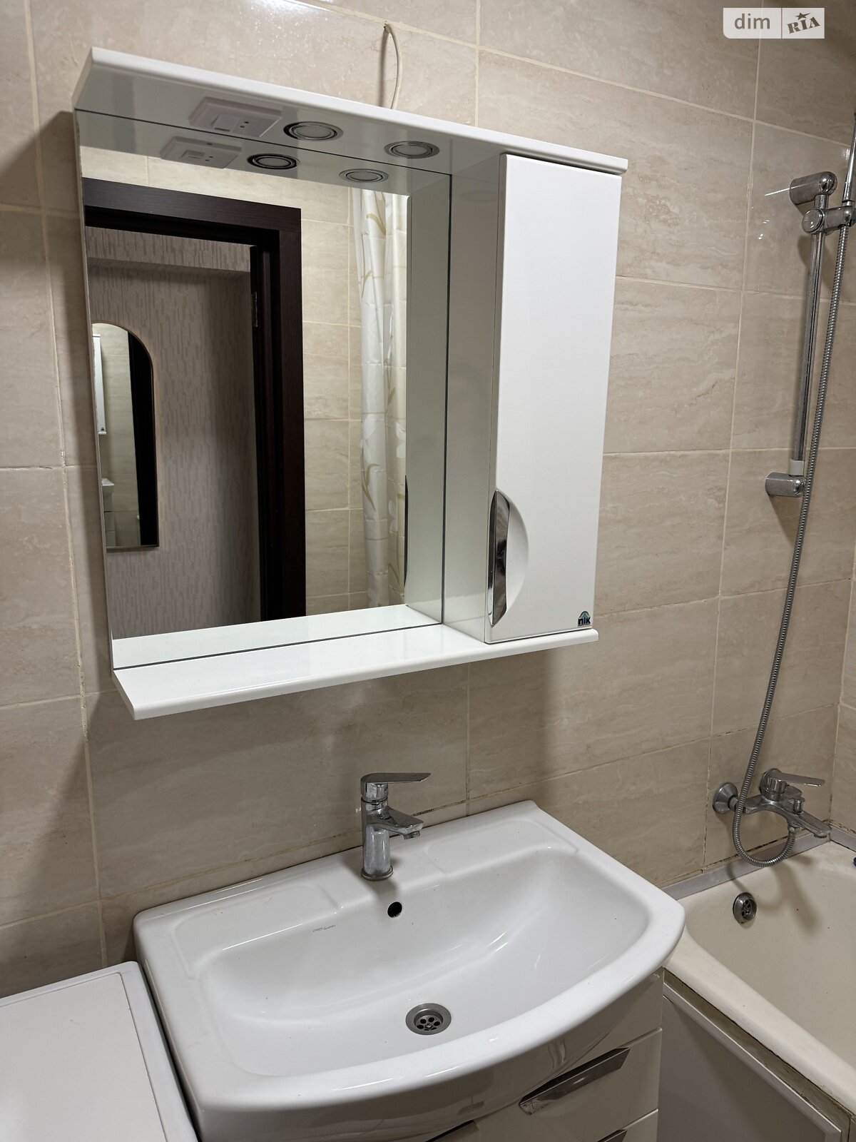 трикімнатна квартира в Вінниці, район Ближнє замостя, на вул. Героїв Нацгвардії в довготривалу оренду помісячно фото 1