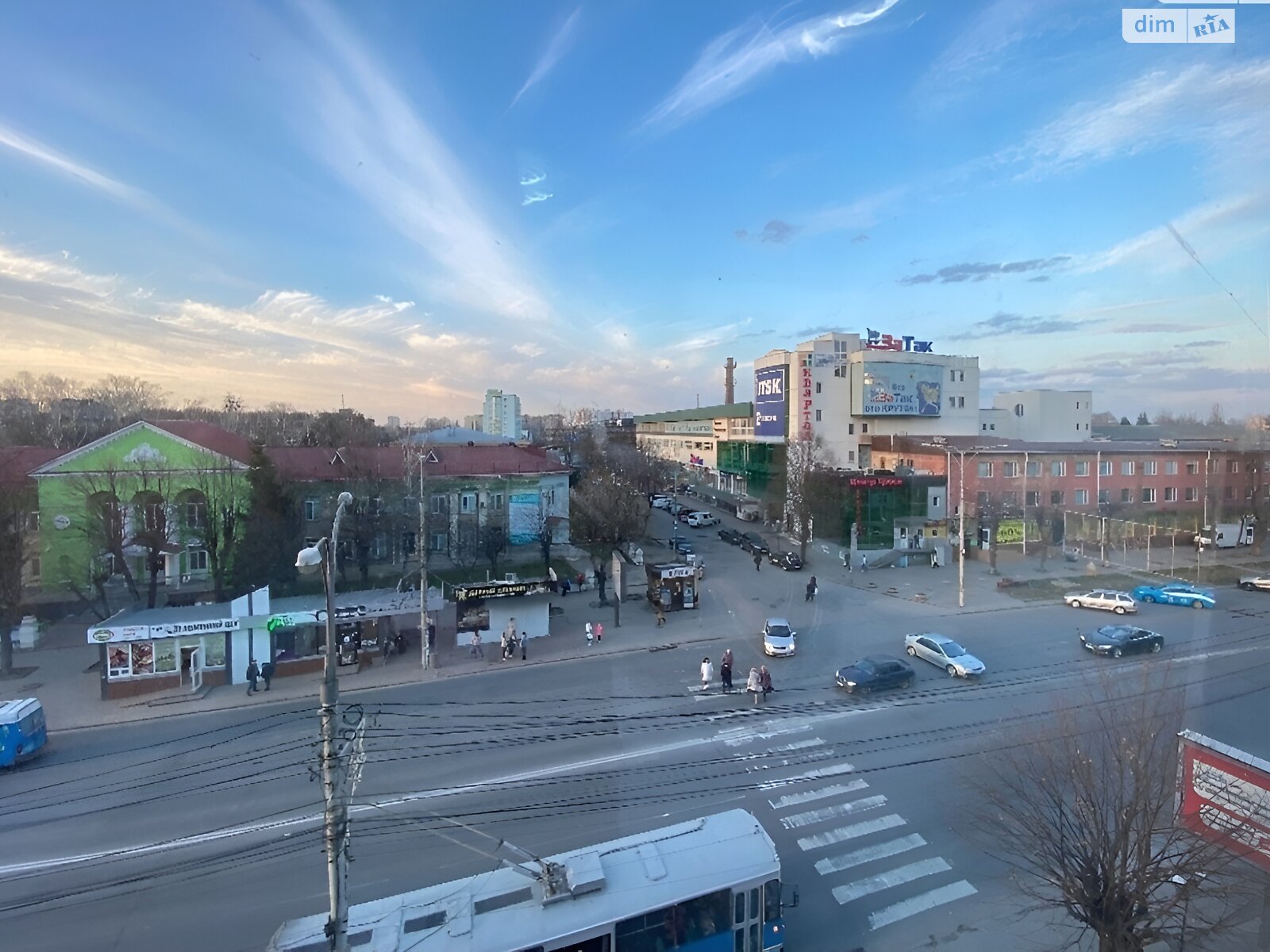 трикімнатна квартира в Вінниці, район Ближнє замостя, на просп. Коцюбинського 9 в довготривалу оренду помісячно фото 1 трикімнатна квартира в Вінниці, район Ближнє замостя, на просп. Коцюбинського 9 в довготривалу оренду помісячно фото 1