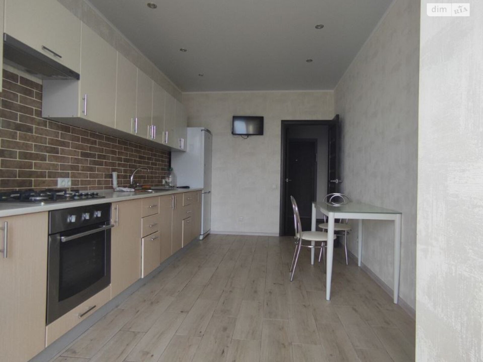 однокімнатна квартира з ремонтом в Вінниці, район Ближнє замостя, на просп. Коцюбинського 43Б в довготривалу оренду помісячно фото 1