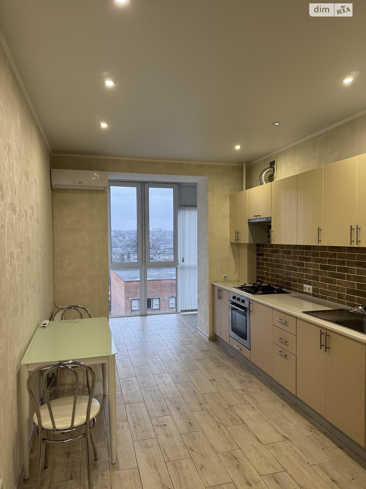 однокімнатна квартира з ремонтом в Вінниці, район Ближнє замостя, на просп. Коцюбинського 43Б в довготривалу оренду помісячно фото 1