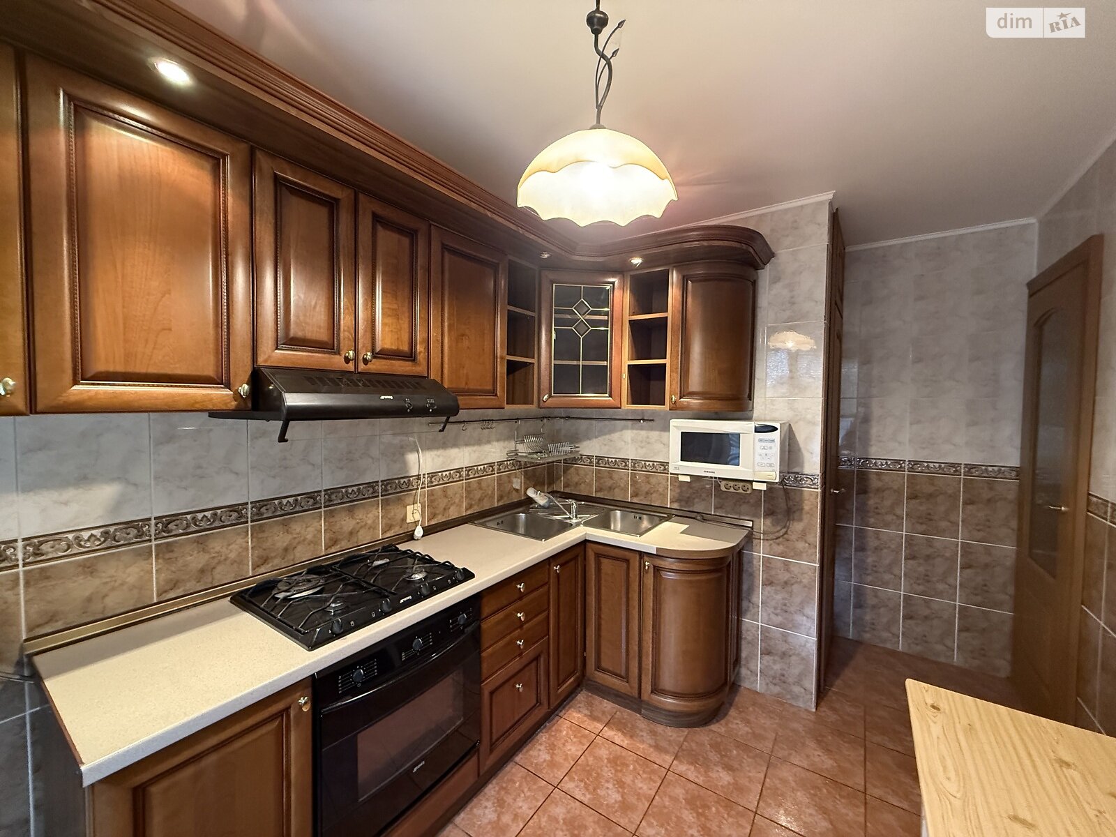 трикімнатна квартира в Вінниці, район Ближнє замостя, на вул. Михайла Малишенка в довготривалу оренду помісячно фото 1