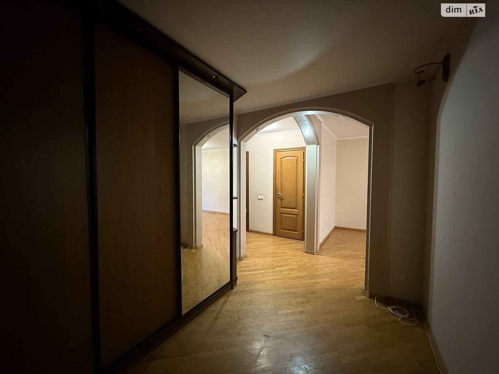 трикімнатна квартира в Вінниці, район Ближнє замостя, на вул. Михайла Малишенка в довготривалу оренду помісячно фото 1