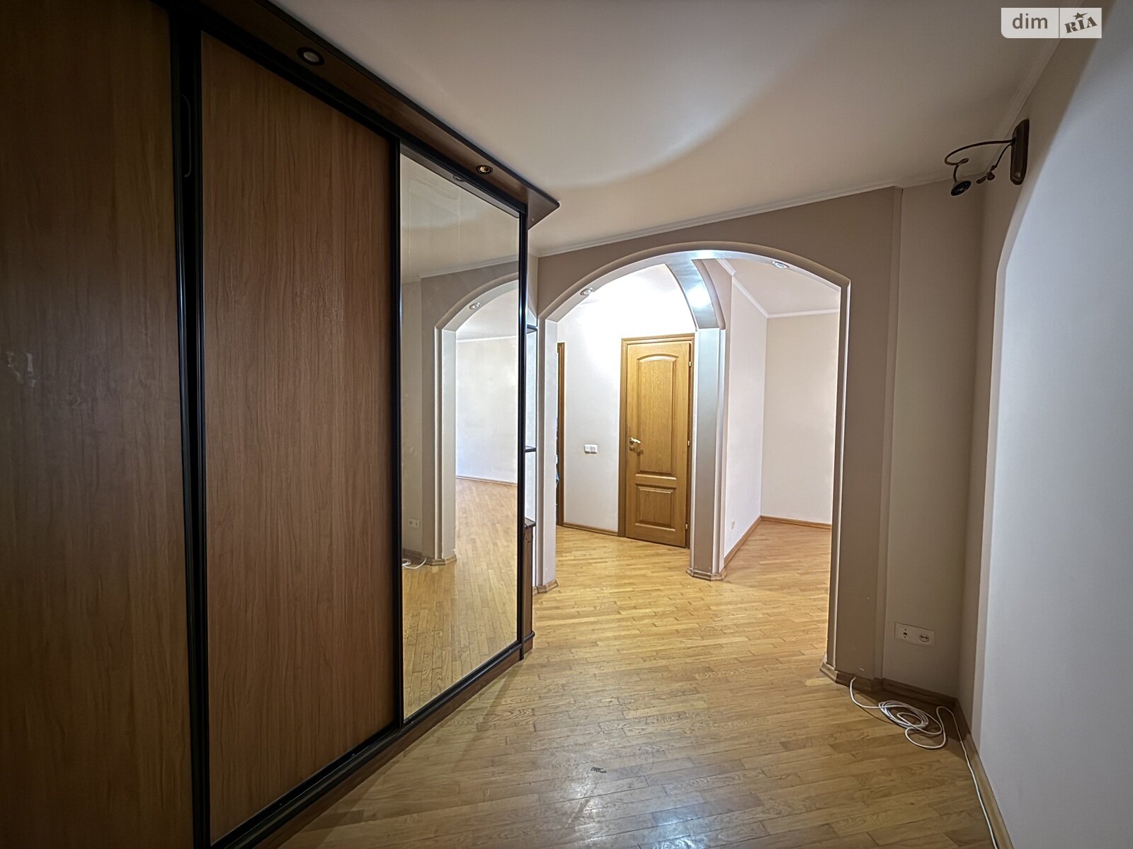 трикімнатна квартира в Вінниці, район Ближнє замостя, на вул. Михайла Малишенка в довготривалу оренду помісячно фото 1