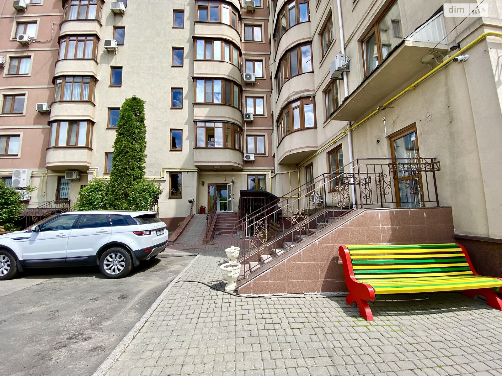 трехкомнатная квартира в Виннице, на ул. Григория Сковороды 10 в аренду на долгий срок помесячно фото 1