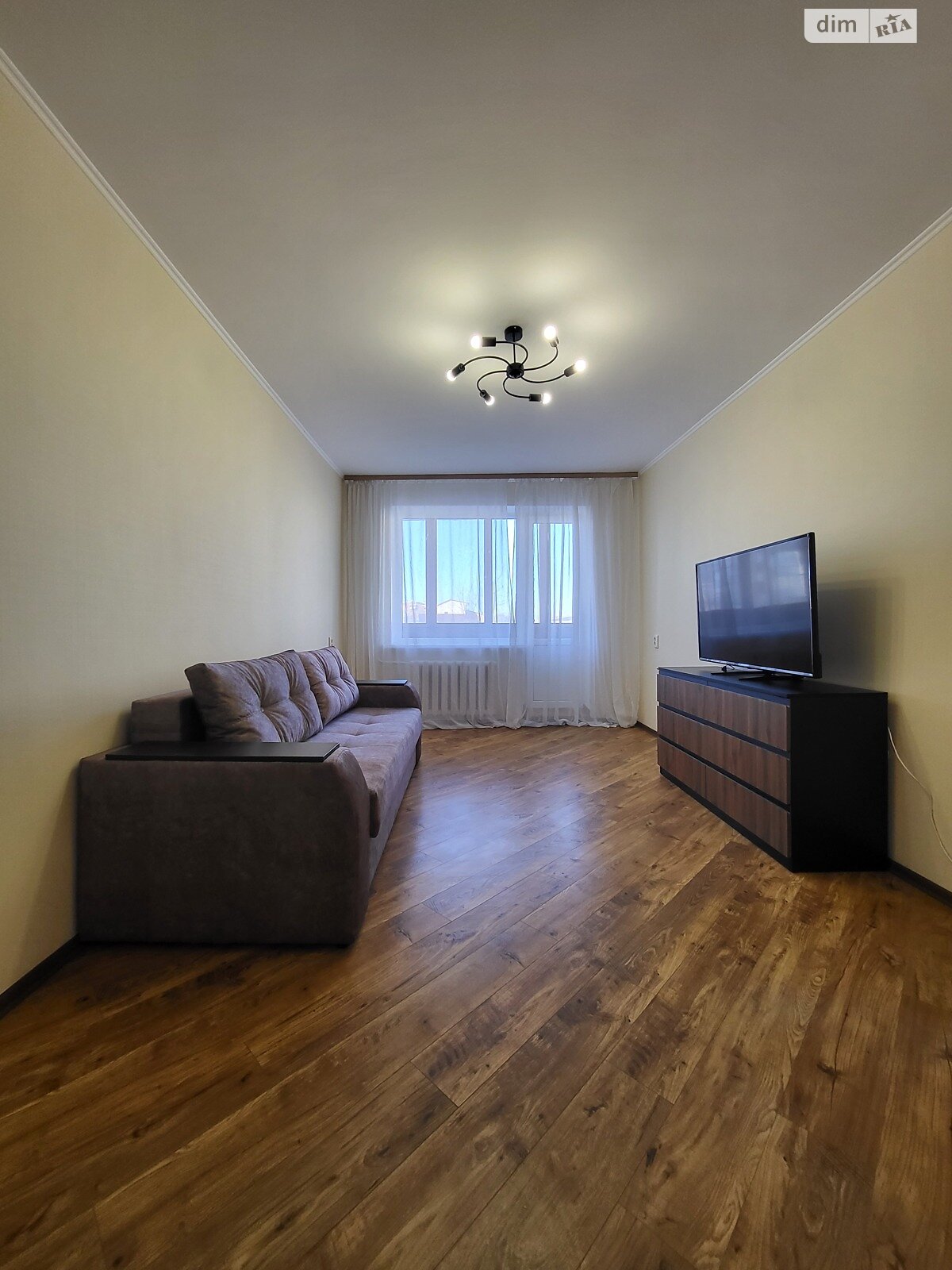 трехкомнатная квартира в Виннице, район Киевская, на ул. Павла Корнелюка 9 в аренду на долгий срок помесячно фото 1