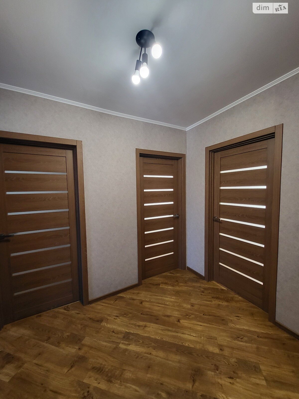 трехкомнатная квартира в Виннице, район Киевская, на ул. Павла Корнелюка 9 в аренду на долгий срок помесячно фото 1