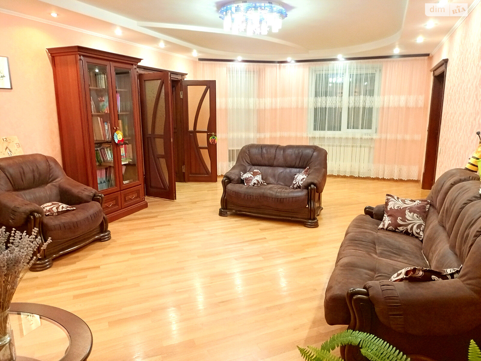 четырехкомнатная квартира в Виннице, район Корея, на ул. Магистратская 94 в аренду на долгий срок помесячно фото 1 четырехкомнатная квартира в Виннице, район Корея, на ул. Магистратская 94 в аренду на долгий срок помесячно фото 1