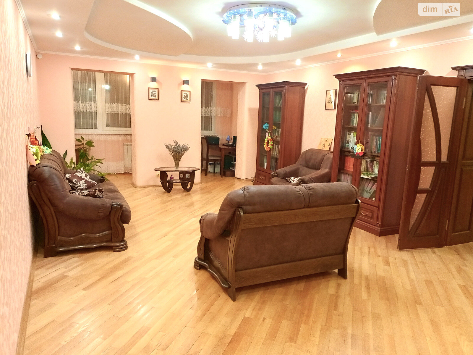 четырехкомнатная квартира в Виннице, район Корея, на ул. Магистратская 94 в аренду на долгий срок помесячно фото 1 четырехкомнатная квартира в Виннице, район Корея, на ул. Магистратская 94 в аренду на долгий срок помесячно фото 1