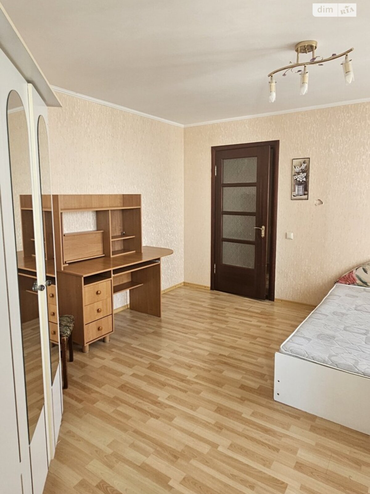 трехкомнатная квартира в Виннице, район Пирогово, на ул. Академическая 58 в аренду на долгий срок помесячно фото 1 трехкомнатная квартира в Виннице, район Пирогово, на ул. Академическая 58 в аренду на долгий срок помесячно фото 1