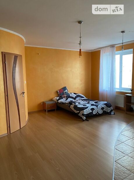 чотирикімнатна квартира з меблями в Вінниці, район Поділля, на вул. Академіка Ющенка 12 в довготривалу оренду помісячно фото 1 чотирикімнатна квартира з меблями в Вінниці, район Поділля, на вул. Академіка Ющенка 12 в довготривалу оренду помісячно фото 1