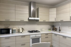 трикімнатна квартира в Вінниці, район Поділля, на вул. Академіка Ющенка 10 в довготривалу оренду помісячно фото 2