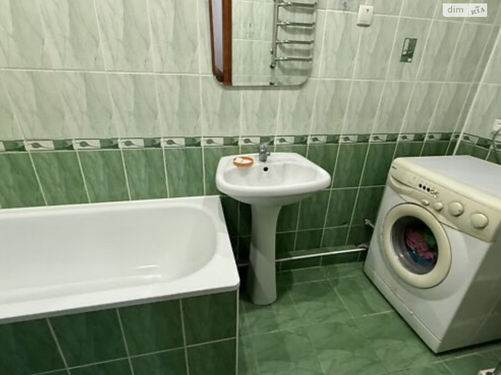 трикімнатна квартира в Вінниці, район Поділля, на вул. Академіка Ющенка 8 в довготривалу оренду помісячно фото 1