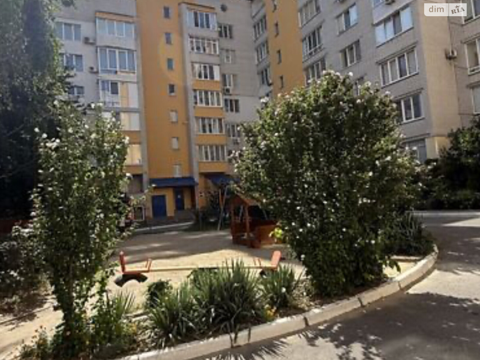 трикімнатна квартира в Вінниці, район Поділля, на вул. Академіка Ющенка 8 в довготривалу оренду помісячно фото 1