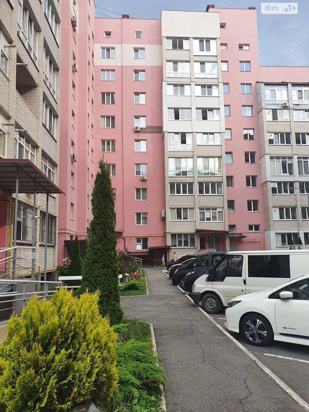 трикімнатна квартира в Вінниці, район Поділля, на вул. Анатолія Бортняка в довготривалу оренду помісячно фото 1 трикімнатна квартира в Вінниці, район Поділля, на вул. Анатолія Бортняка в довготривалу оренду помісячно фото 1