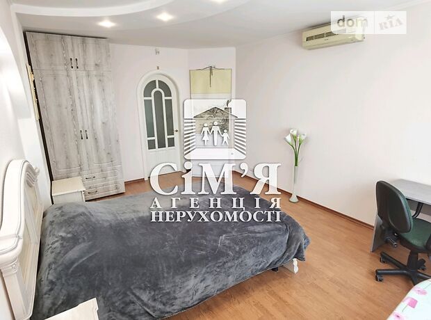 трехкомнатная квартира с мебелью в Виннице, район Подолье, на ул. Пирогова в аренду на долгий срок помесячно фото 1 трехкомнатная квартира с мебелью в Виннице, район Подолье, на ул. Пирогова в аренду на долгий срок помесячно фото 1