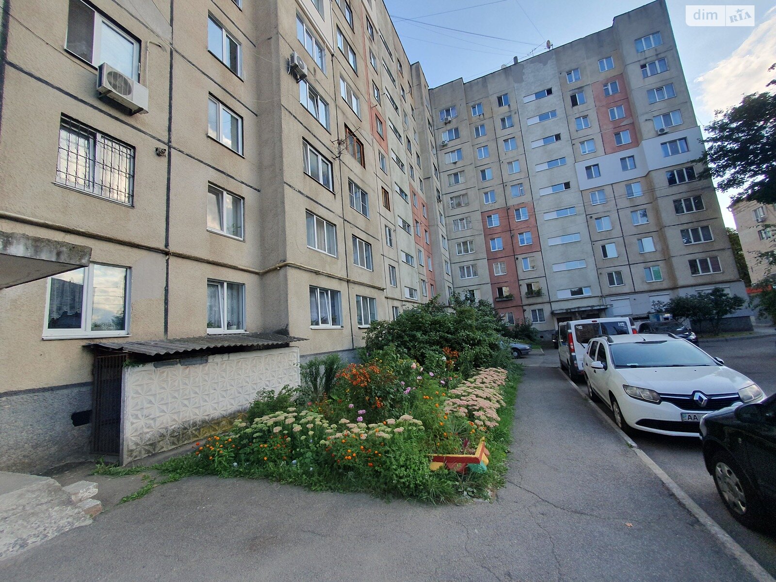 трехкомнатная квартира в Виннице, район Подолье, на ул. Пирогова 103А в аренду на долгий срок помесячно фото 1