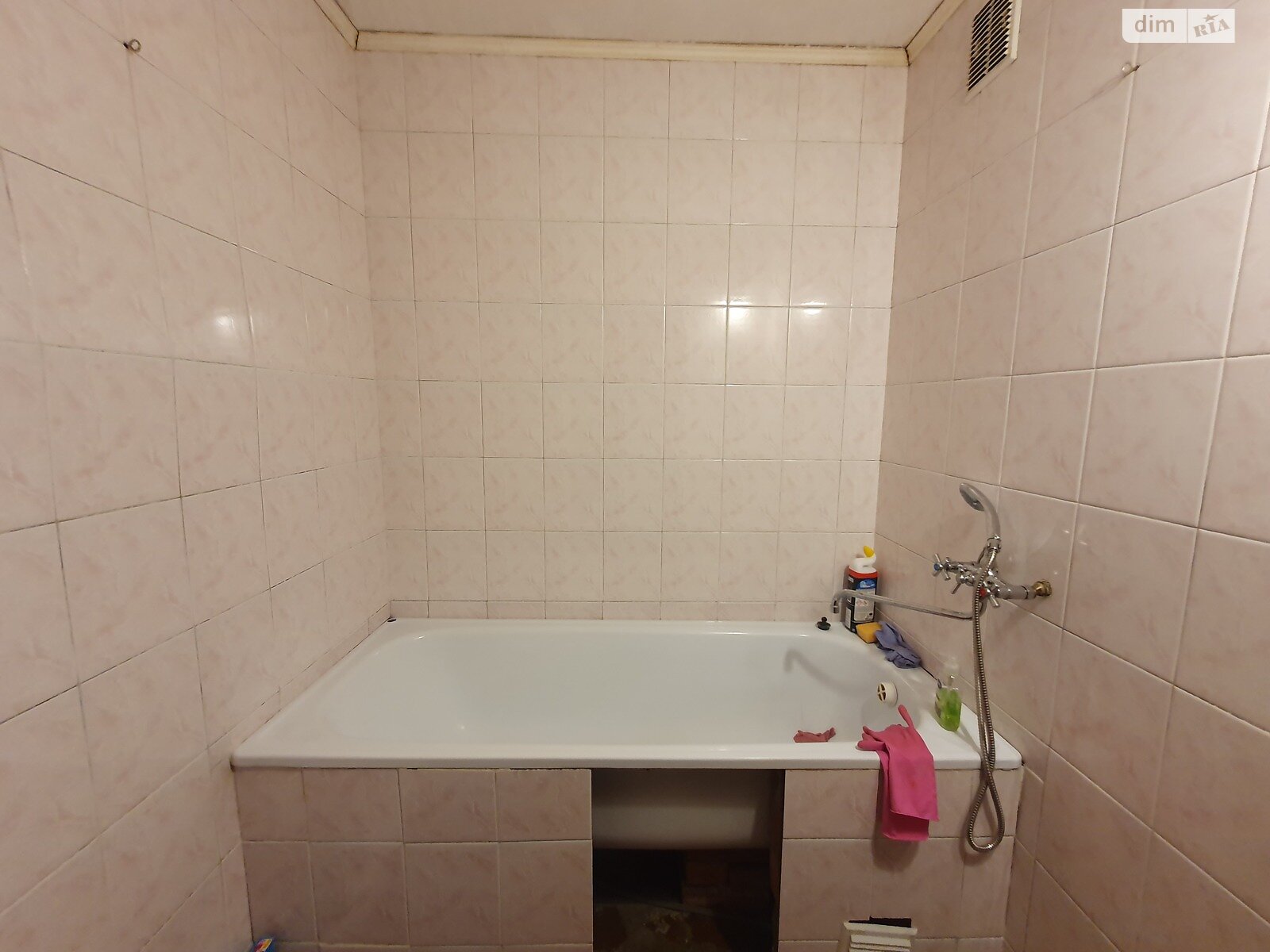 трехкомнатная квартира в Виннице, район Подолье, на ул. Пирогова 103А в аренду на долгий срок помесячно фото 1