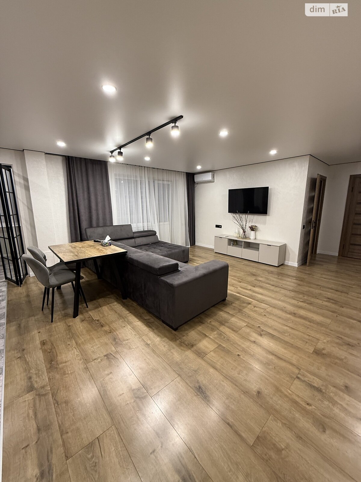 двухкомнатная квартира в Виннице, район Подолье, на ул. Родиона Скалецкого в аренду на долгий срок помесячно фото 1 двухкомнатная квартира в Виннице, район Подолье, на ул. Родиона Скалецкого в аренду на долгий срок помесячно фото 1