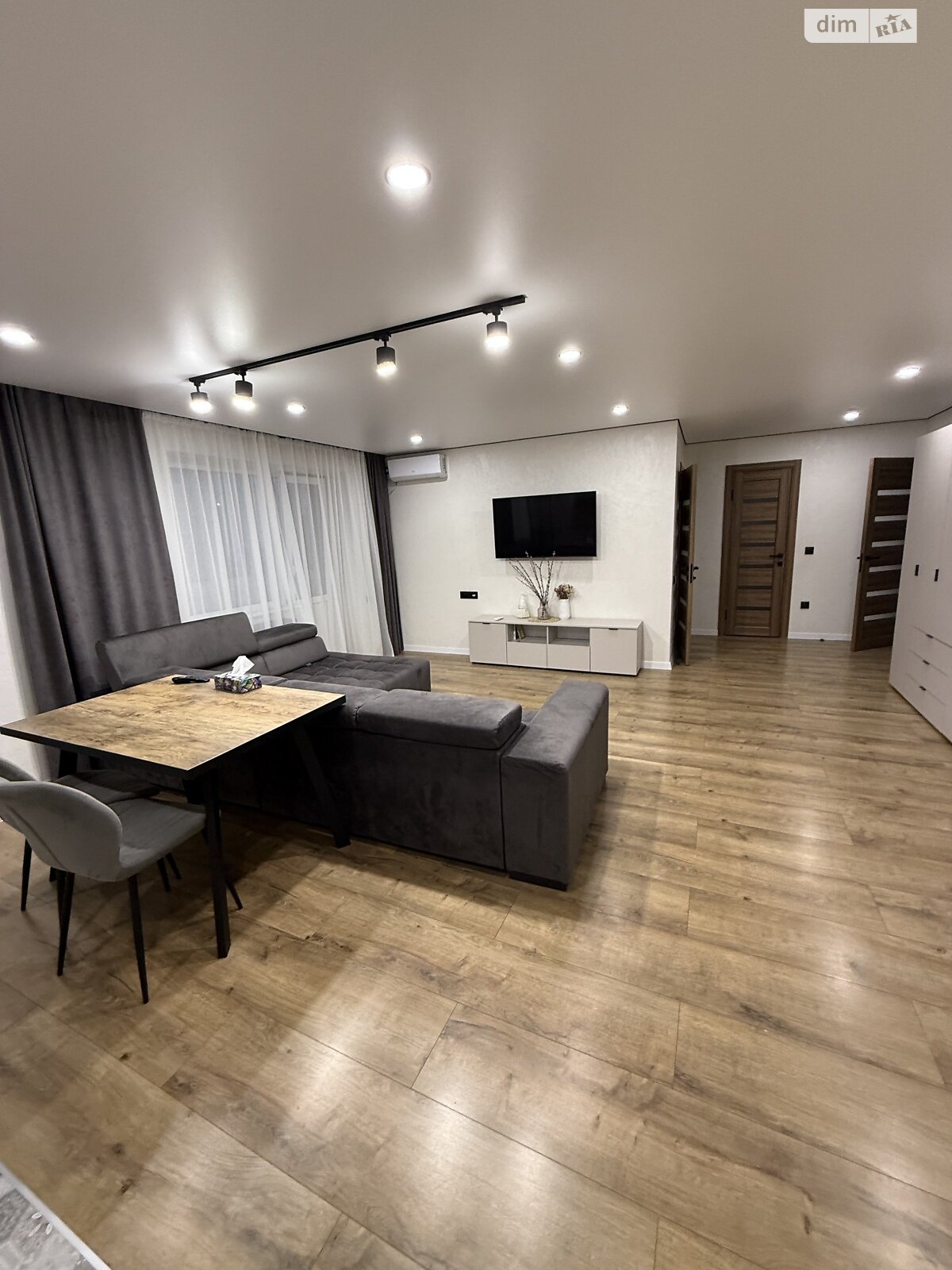 двухкомнатная квартира в Виннице, район Подолье, на ул. Родиона Скалецкого в аренду на долгий срок помесячно фото 1 двухкомнатная квартира в Виннице, район Подолье, на ул. Родиона Скалецкого в аренду на долгий срок помесячно фото 1