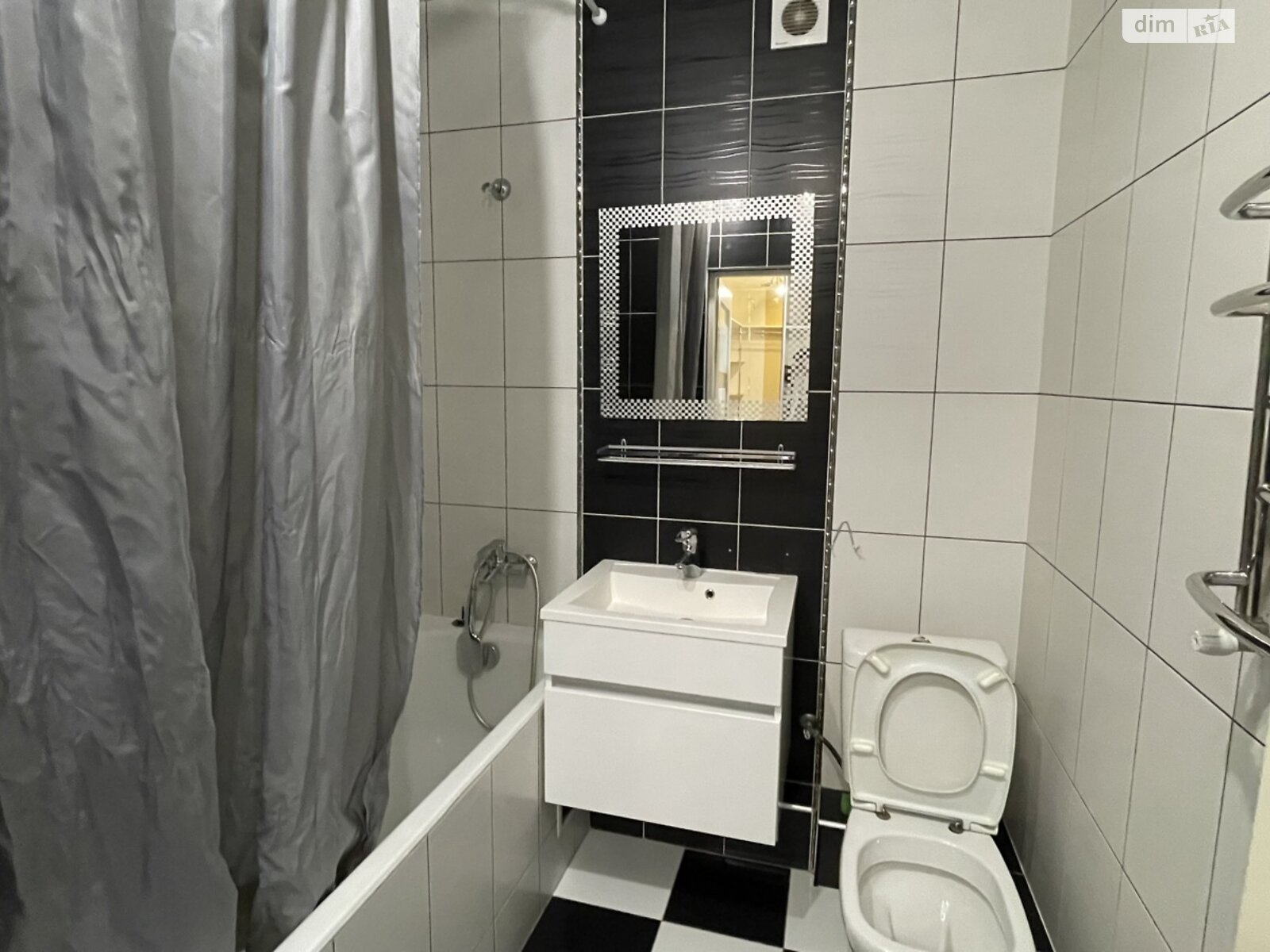 однокімнатна квартира з ремонтом в Вінниці, район Поділля, на бул. Свободи 2 в довготривалу оренду помісячно фото 1 однокімнатна квартира з ремонтом в Вінниці, район Поділля, на бул. Свободи 2 в довготривалу оренду помісячно фото 1