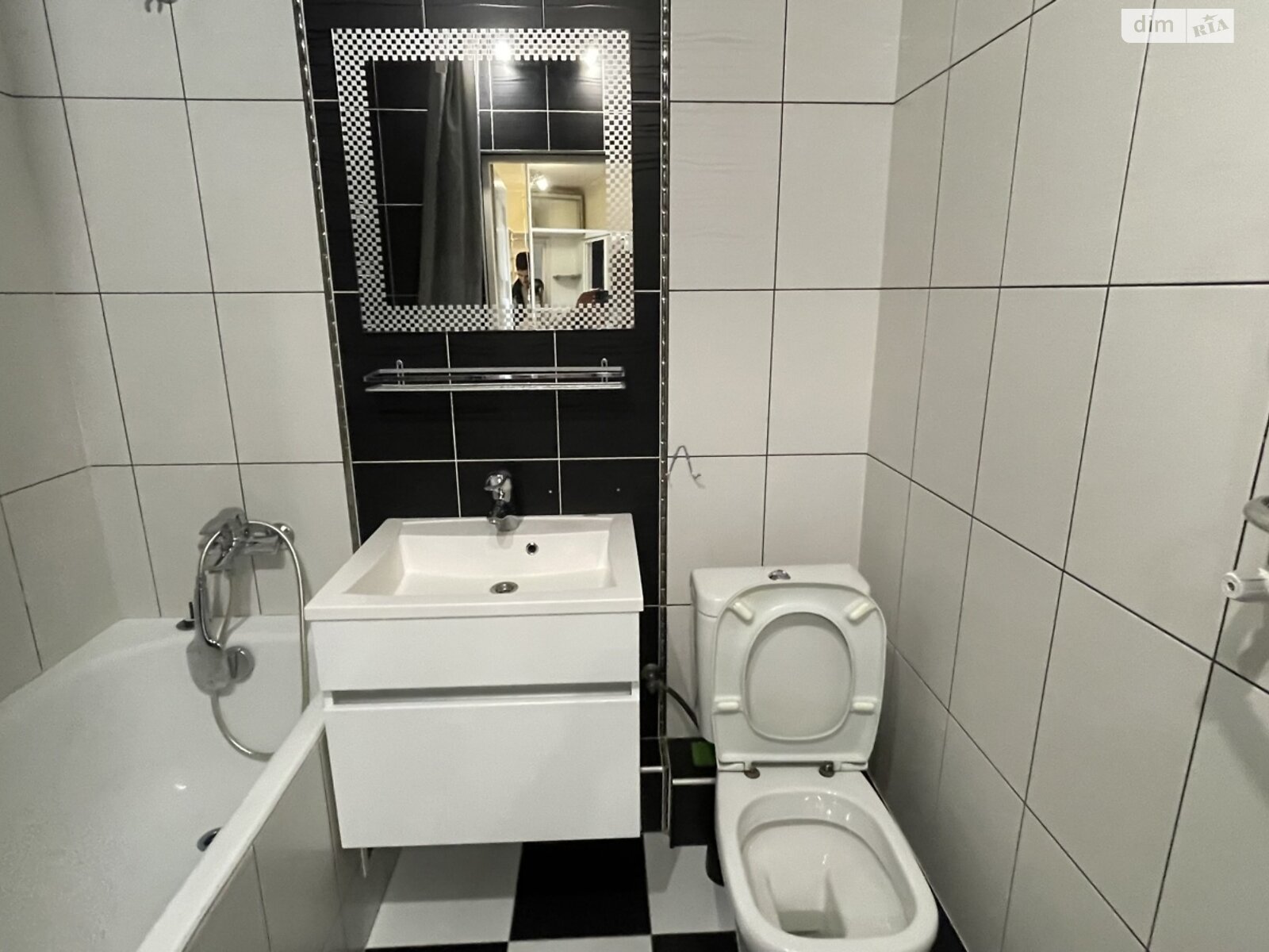 однокімнатна квартира з ремонтом в Вінниці, район Поділля, на бул. Свободи 2 в довготривалу оренду помісячно фото 1 однокімнатна квартира з ремонтом в Вінниці, район Поділля, на бул. Свободи 2 в довготривалу оренду помісячно фото 1