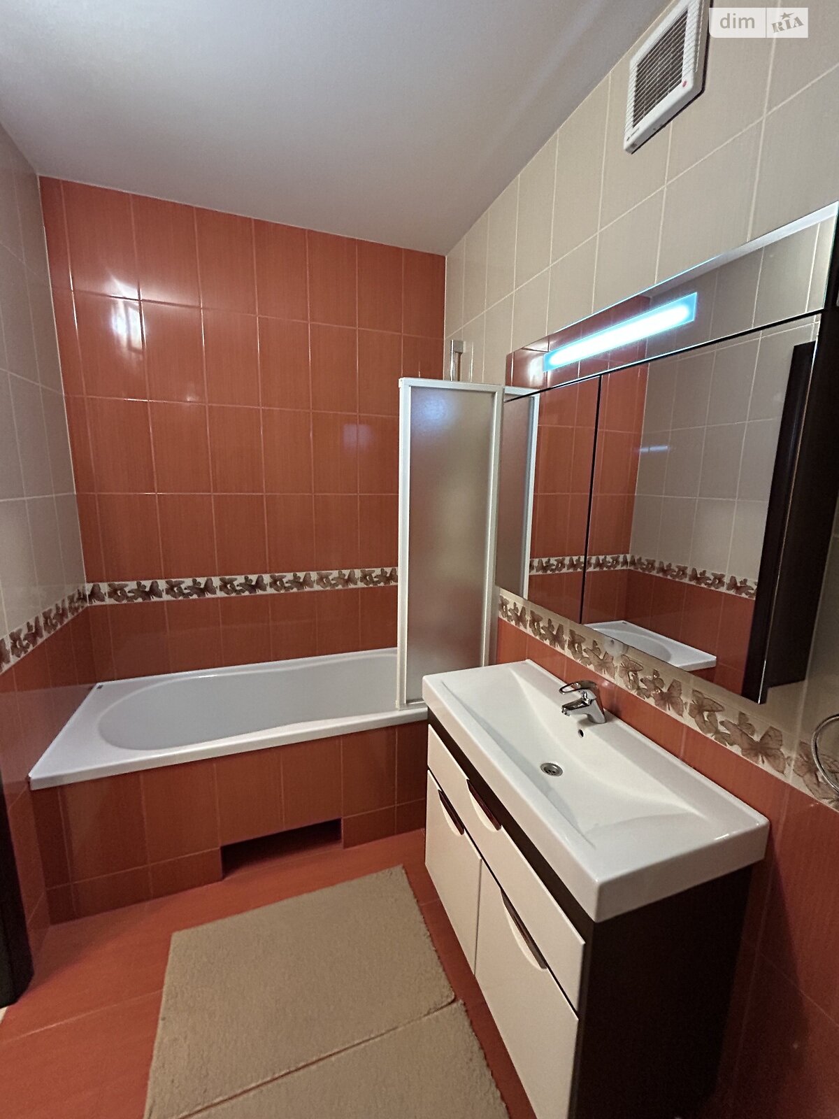 двухкомнатная квартира в Виннице, район Подолье, на бул. Свободы в аренду на долгий срок помесячно фото 1