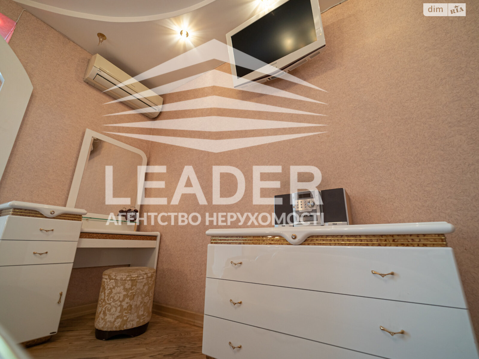чотирикімнатна квартира з ремонтом в Вінниці, район Поділля, на вул. Зодчих в довготривалу оренду помісячно фото 1