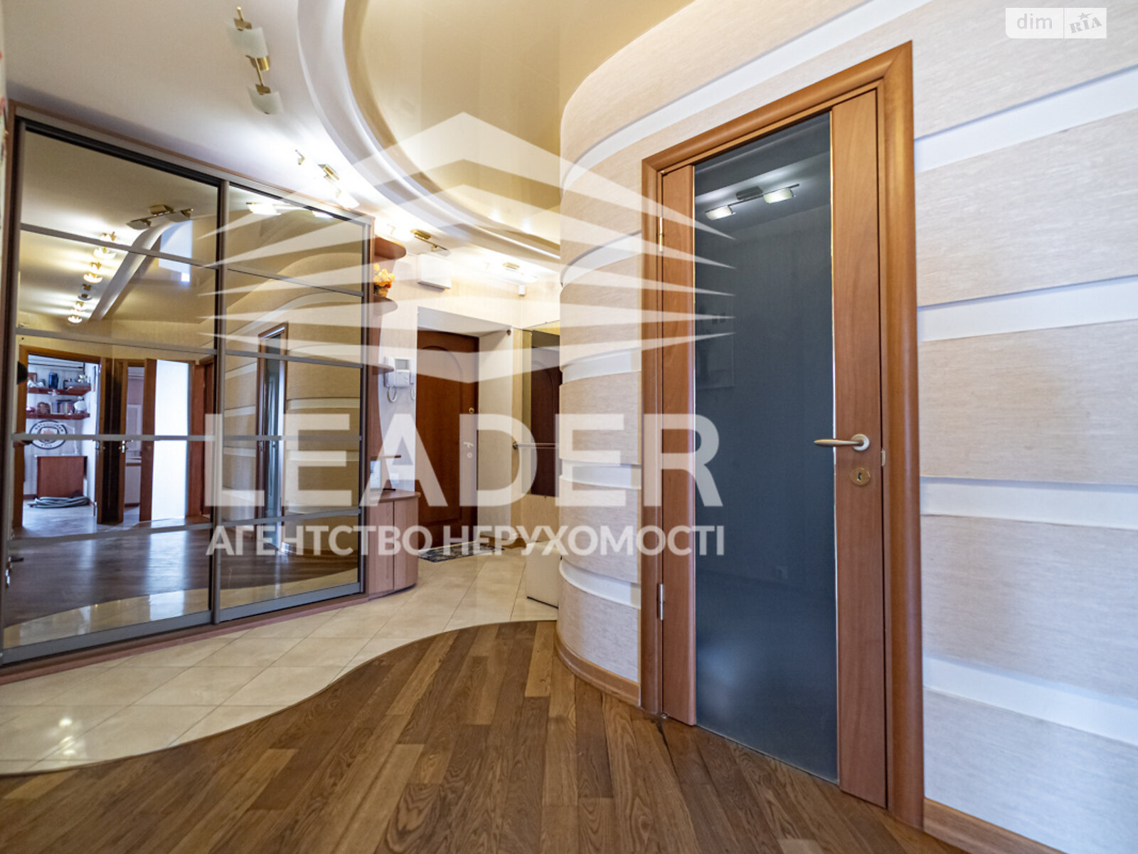 чотирикімнатна квартира з ремонтом в Вінниці, район Поділля, на вул. Зодчих в довготривалу оренду помісячно фото 1