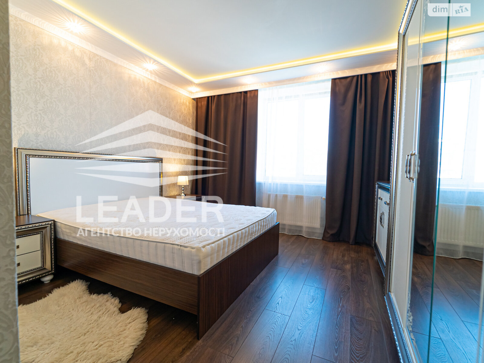 трехкомнатная квартира в Виннице, район Подолье, на ул. Зодчих в аренду на долгий срок помесячно фото 1