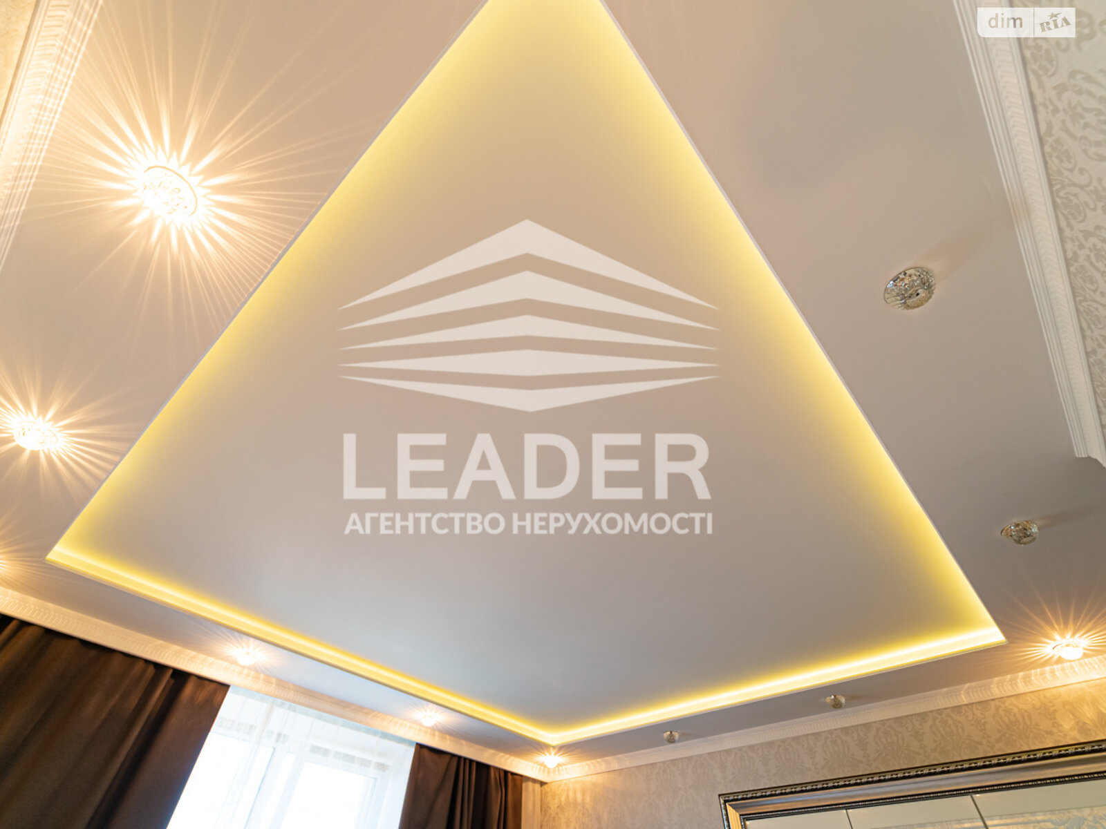 трехкомнатная квартира в Виннице, район Подолье, на ул. Зодчих в аренду на долгий срок помесячно фото 1