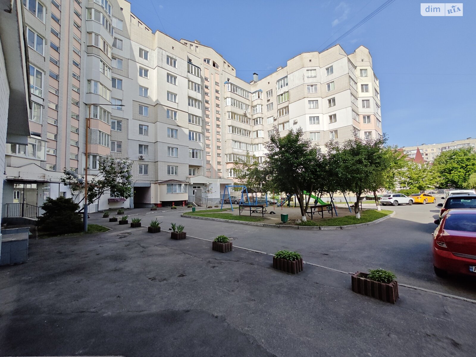 трехкомнатная квартира в Виннице, район Подолье, на ул. Зодчих 20 в аренду на долгий срок помесячно фото 1 трехкомнатная квартира в Виннице, район Подолье, на ул. Зодчих 20 в аренду на долгий срок помесячно фото 1