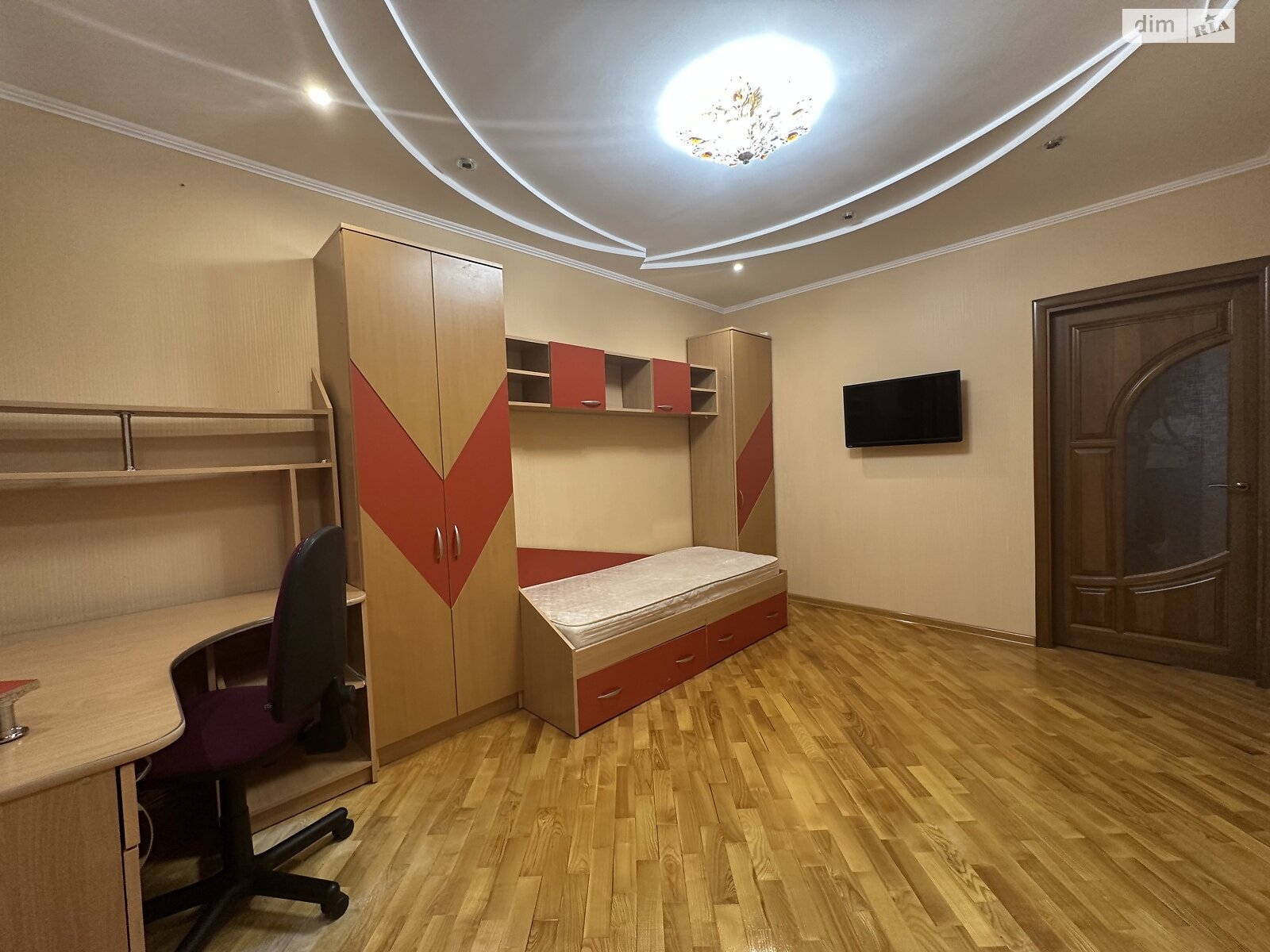 трикімнатна квартира в Вінниці, район Поділля, на вул. Зодчих 4 в довготривалу оренду помісячно фото 1 трикімнатна квартира в Вінниці, район Поділля, на вул. Зодчих 4 в довготривалу оренду помісячно фото 1