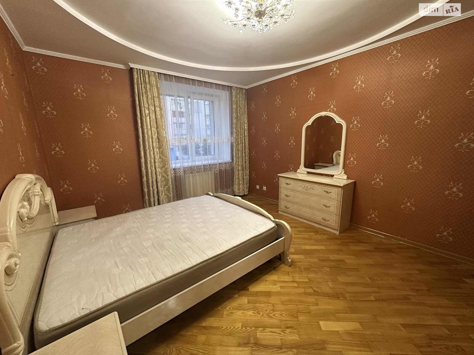 трикімнатна квартира в Вінниці, район Поділля, на вул. Зодчих 4 в довготривалу оренду помісячно фото 1 трикімнатна квартира в Вінниці, район Поділля, на вул. Зодчих 4 в довготривалу оренду помісячно фото 1