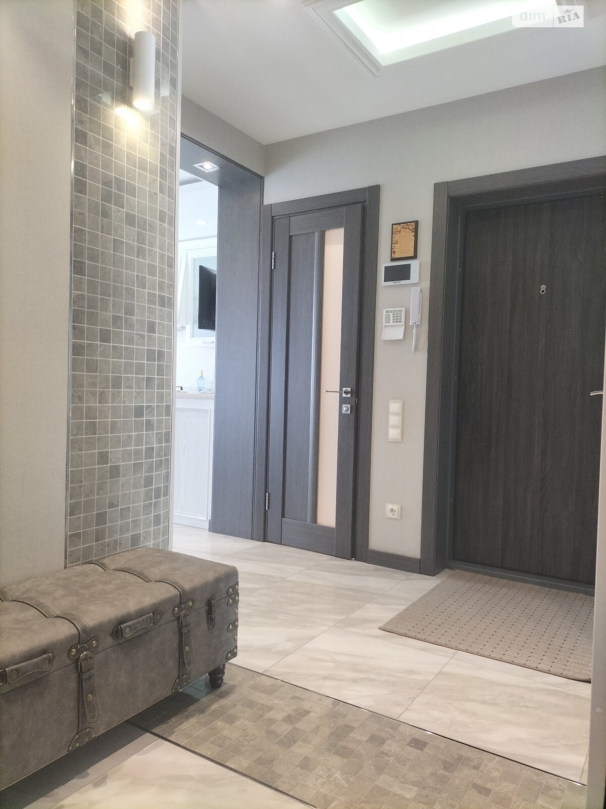 двокімнатна квартира в Вінниці, район Поділля, на вул. Зодчих 1 в довготривалу оренду помісячно фото 1 двокімнатна квартира в Вінниці, район Поділля, на вул. Зодчих 1 в довготривалу оренду помісячно фото 1