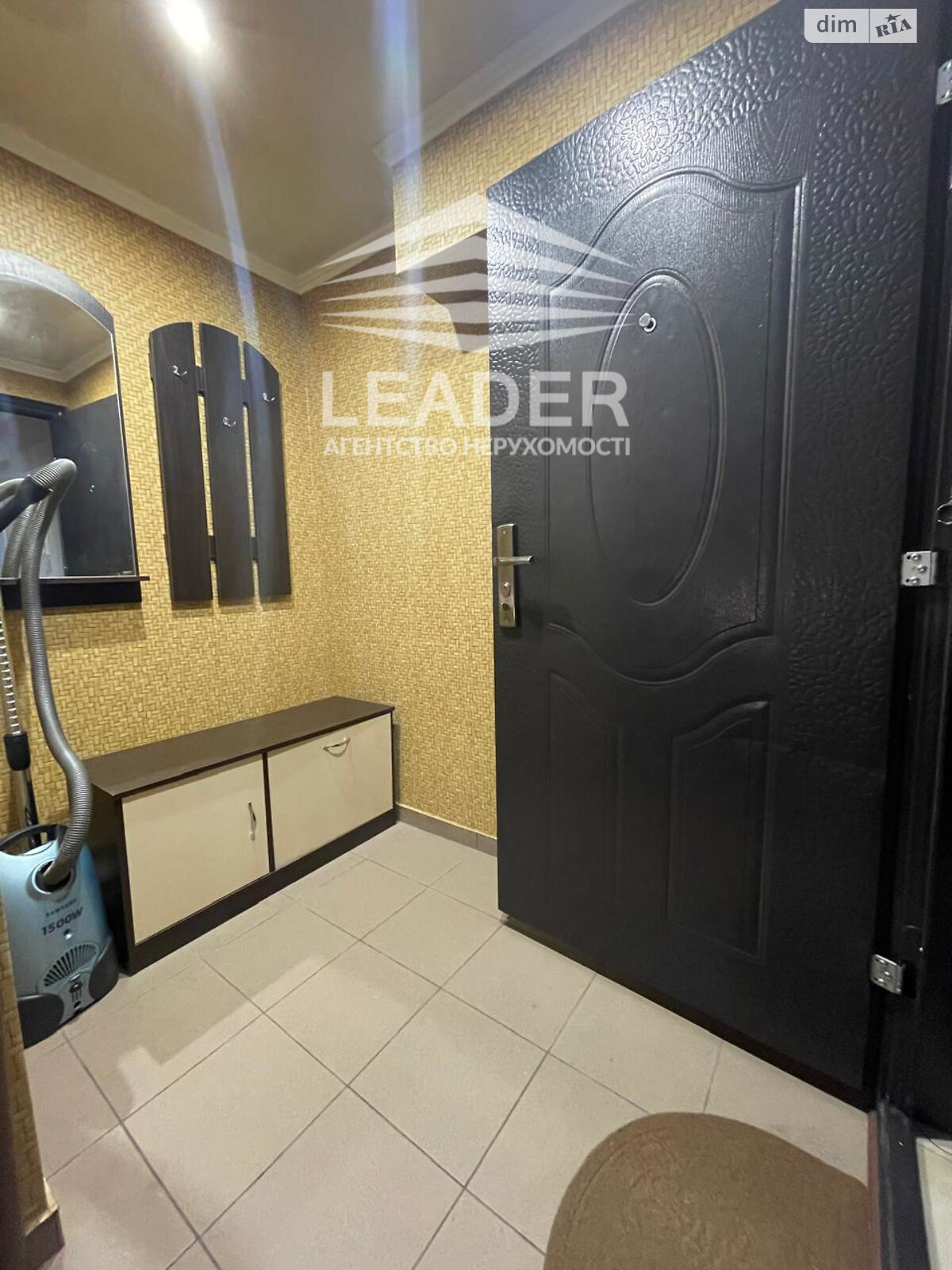 трикімнатна квартира в Вінниці, район Поділля, на вул. Зодчих в довготривалу оренду помісячно фото 1 трикімнатна квартира в Вінниці, район Поділля, на вул. Зодчих в довготривалу оренду помісячно фото 1