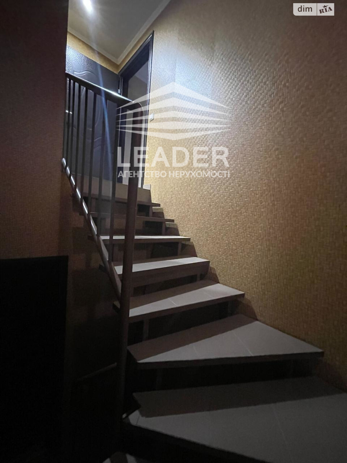 трикімнатна квартира в Вінниці, район Поділля, на вул. Зодчих в довготривалу оренду помісячно фото 1 трикімнатна квартира в Вінниці, район Поділля, на вул. Зодчих в довготривалу оренду помісячно фото 1