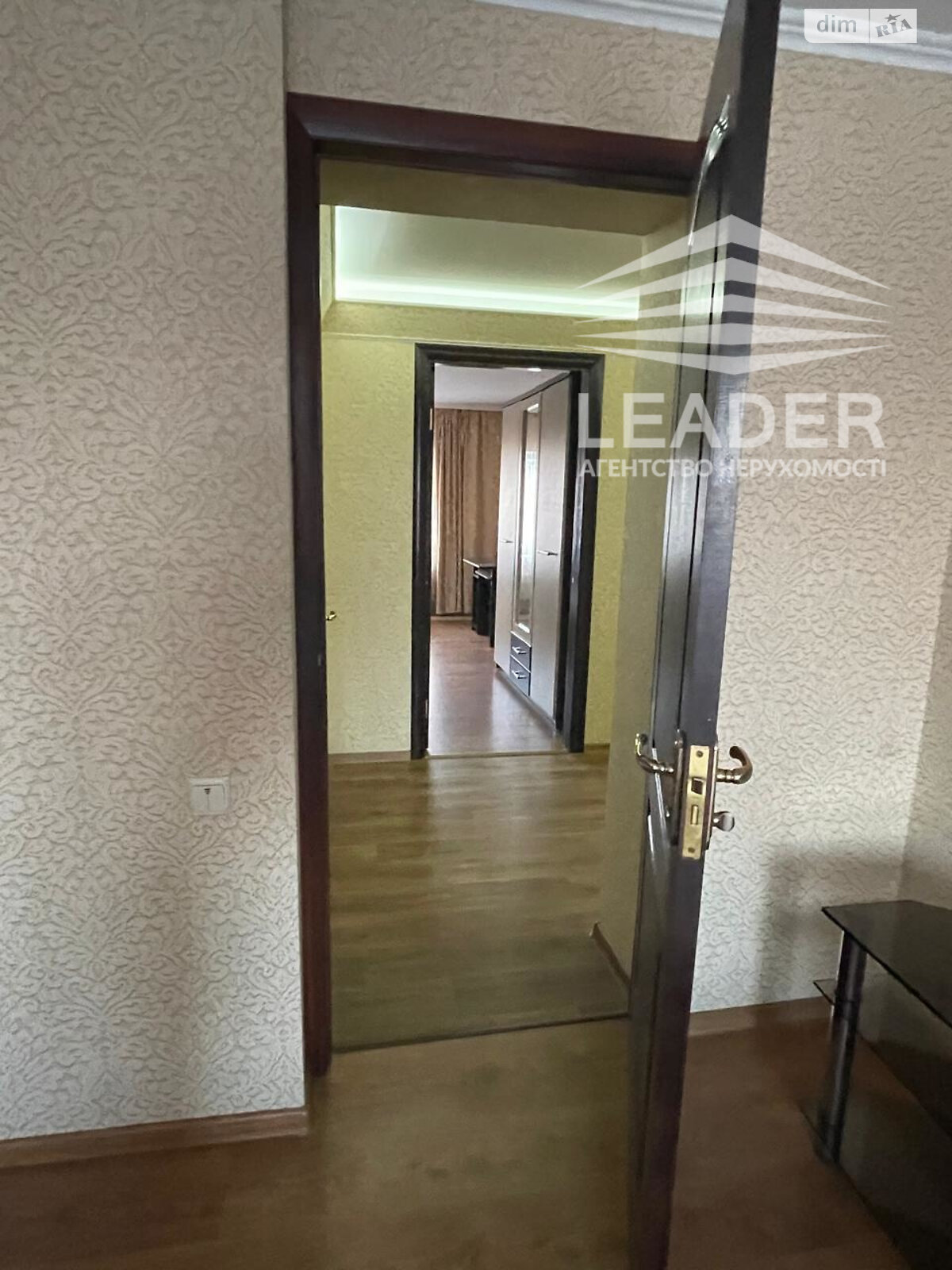 трикімнатна квартира в Вінниці, район Поділля, на вул. Зодчих в довготривалу оренду помісячно фото 1 трикімнатна квартира в Вінниці, район Поділля, на вул. Зодчих в довготривалу оренду помісячно фото 1