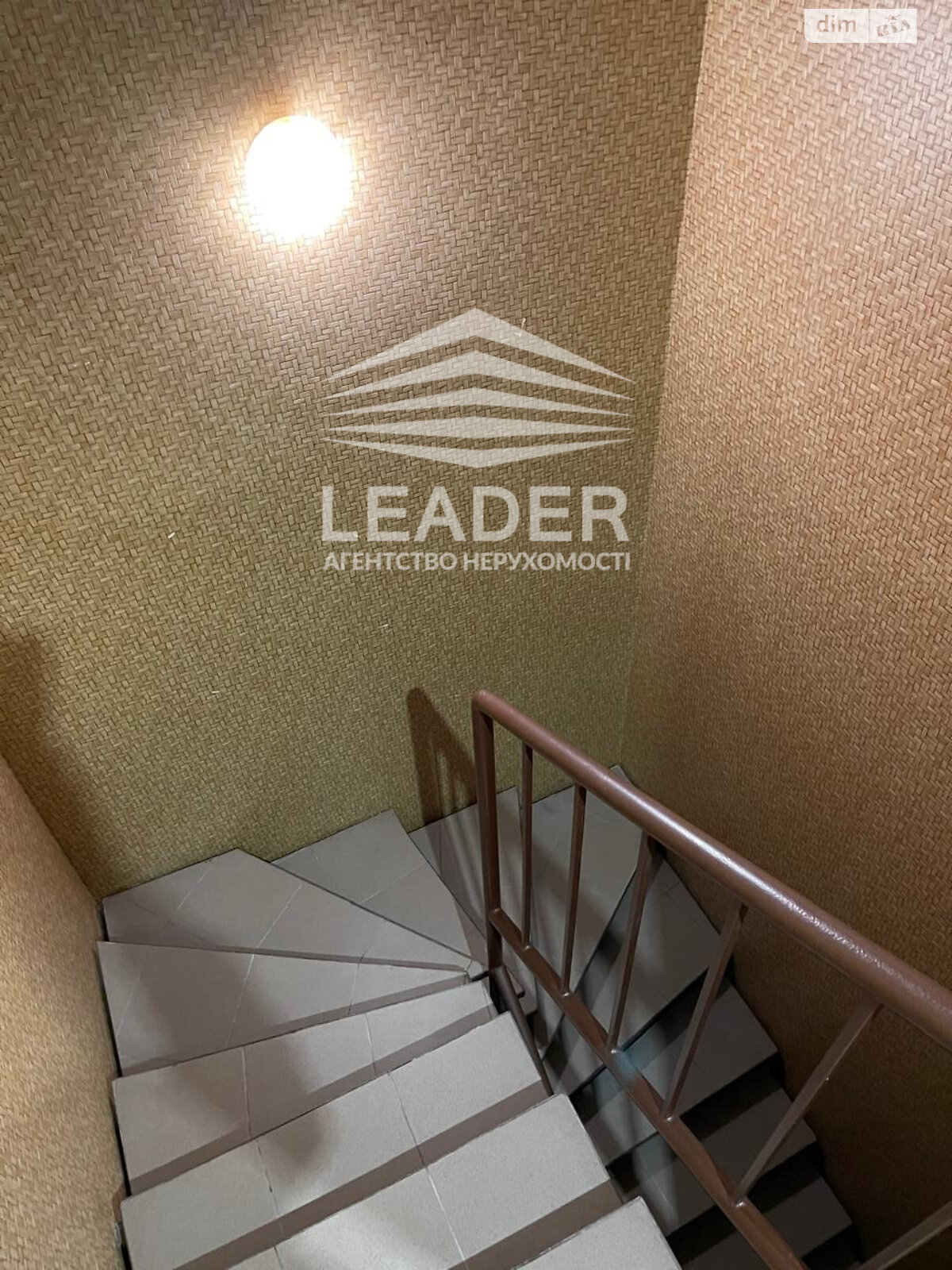 трикімнатна квартира в Вінниці, район Поділля, на вул. Зодчих в довготривалу оренду помісячно фото 1 трикімнатна квартира в Вінниці, район Поділля, на вул. Зодчих в довготривалу оренду помісячно фото 1