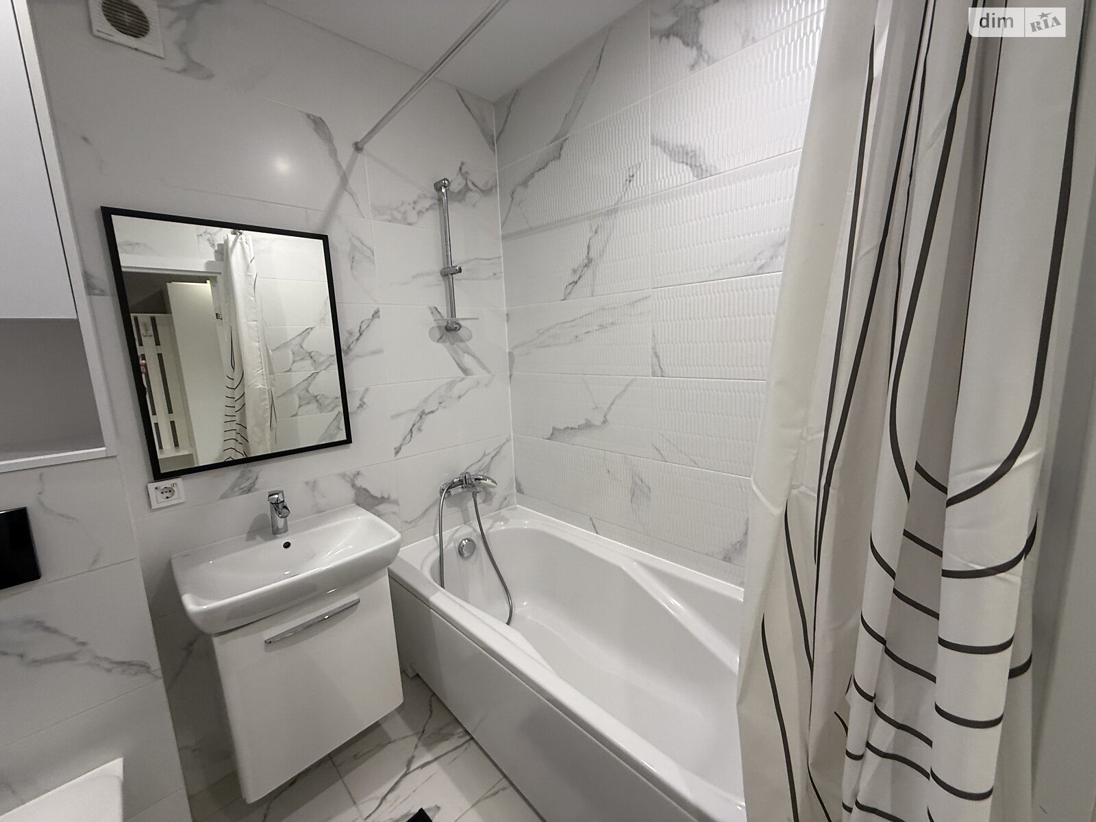 однокімнатна квартира в Вінниці, район Поділля, на вул. Зодчих 17 в довготривалу оренду помісячно фото 1