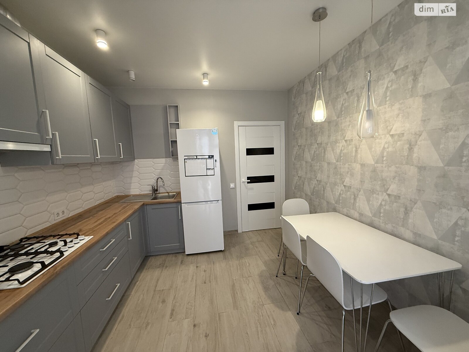 однокімнатна квартира в Вінниці, район Поділля, на вул. Зодчих 17 в довготривалу оренду помісячно фото 1