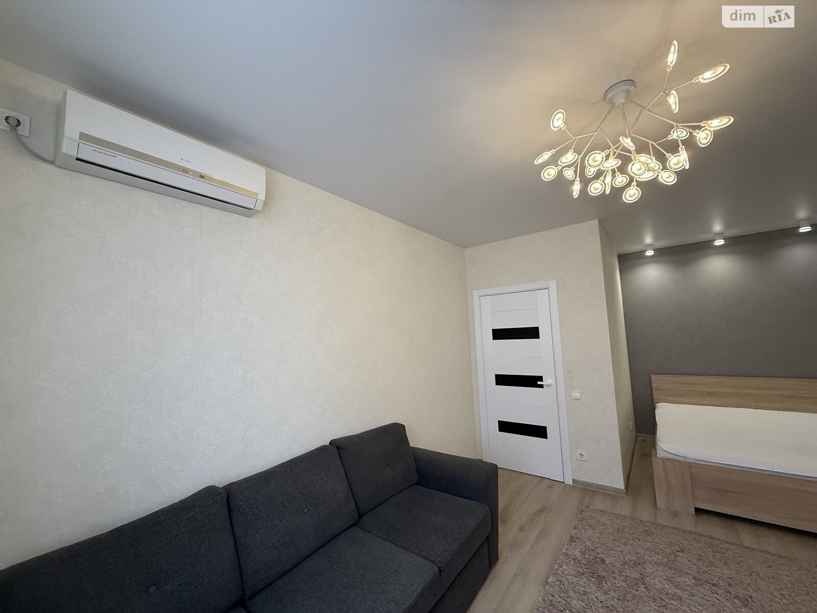 однокімнатна квартира в Вінниці, район Поділля, на вул. Зодчих 17 в довготривалу оренду помісячно фото 1