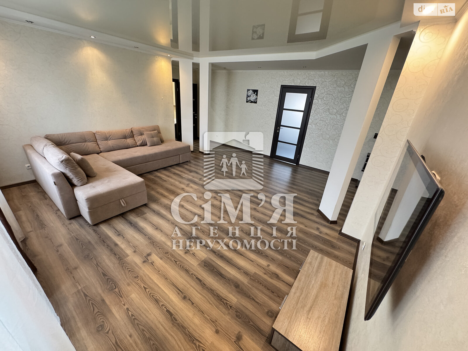 трехкомнатная квартира в Виннице, район Подолье, на ул. Зодчих в аренду на долгий срок помесячно фото 1 трехкомнатная квартира в Виннице, район Подолье, на ул. Зодчих в аренду на долгий срок помесячно фото 1