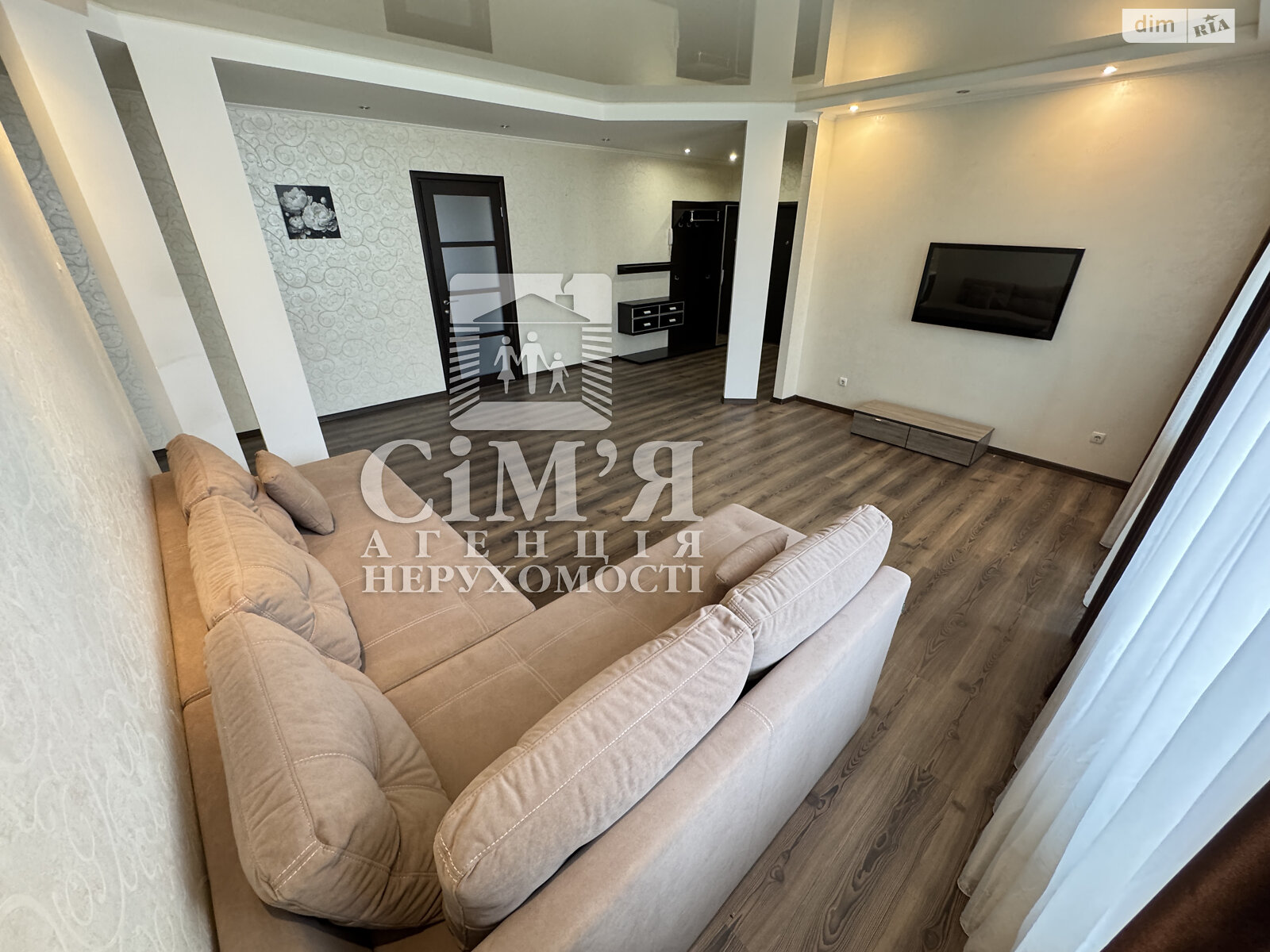 трехкомнатная квартира в Виннице, район Подолье, на ул. Зодчих в аренду на долгий срок помесячно фото 1 трехкомнатная квартира в Виннице, район Подолье, на ул. Зодчих в аренду на долгий срок помесячно фото 1