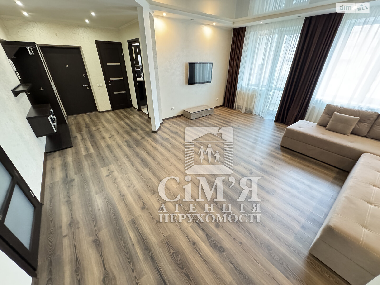 трехкомнатная квартира в Виннице, район Подолье, на ул. Зодчих в аренду на долгий срок помесячно фото 1 трехкомнатная квартира в Виннице, район Подолье, на ул. Зодчих в аренду на долгий срок помесячно фото 1