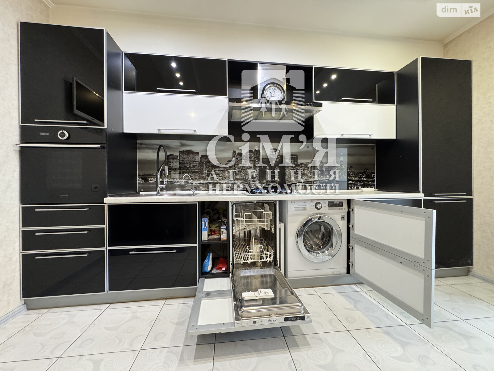 трехкомнатная квартира в Виннице, район Подолье, на ул. Зодчих в аренду на долгий срок помесячно фото 1 трехкомнатная квартира в Виннице, район Подолье, на ул. Зодчих в аренду на долгий срок помесячно фото 1