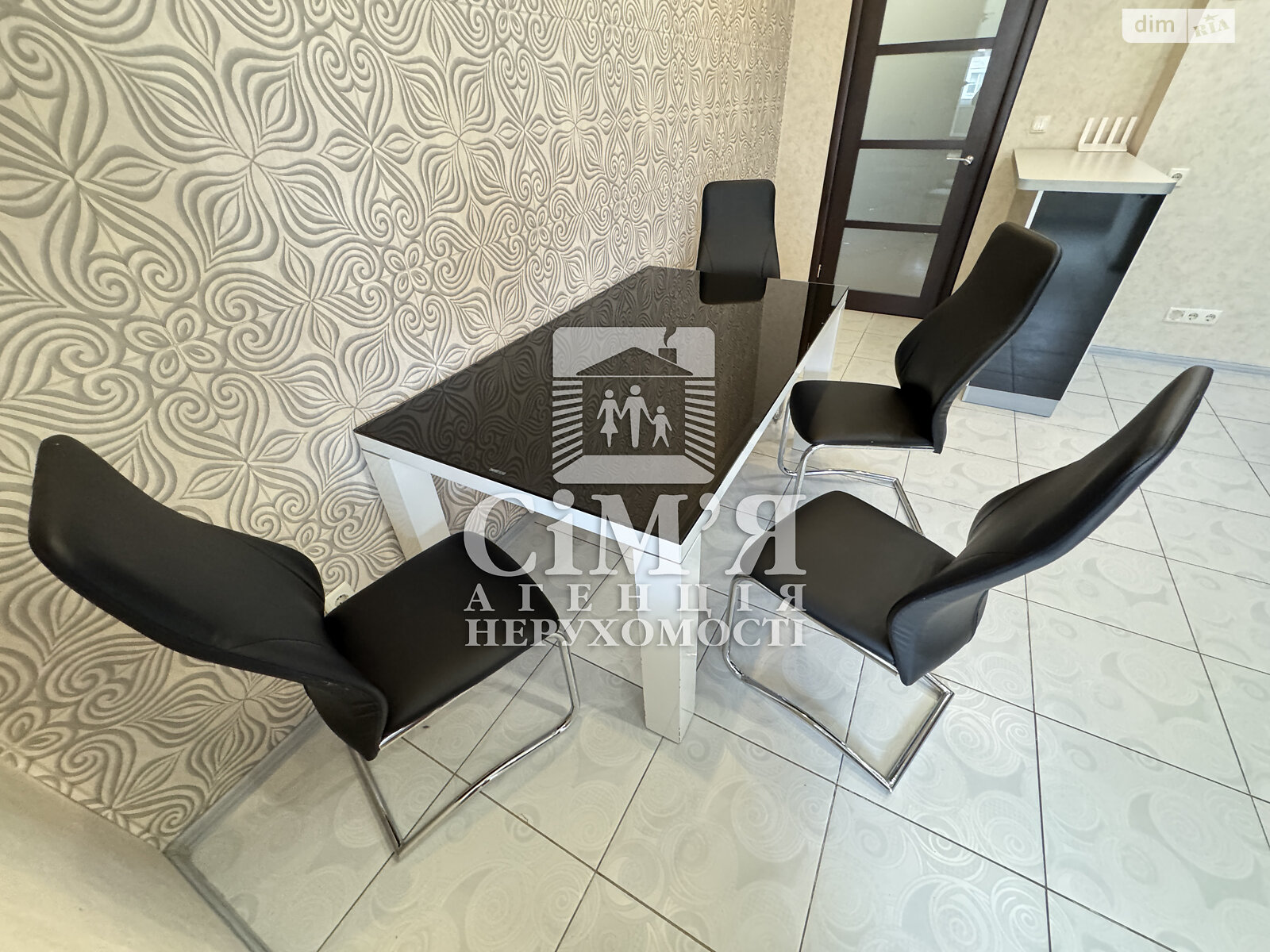 трехкомнатная квартира в Виннице, район Подолье, на ул. Зодчих в аренду на долгий срок помесячно фото 1 трехкомнатная квартира в Виннице, район Подолье, на ул. Зодчих в аренду на долгий срок помесячно фото 1