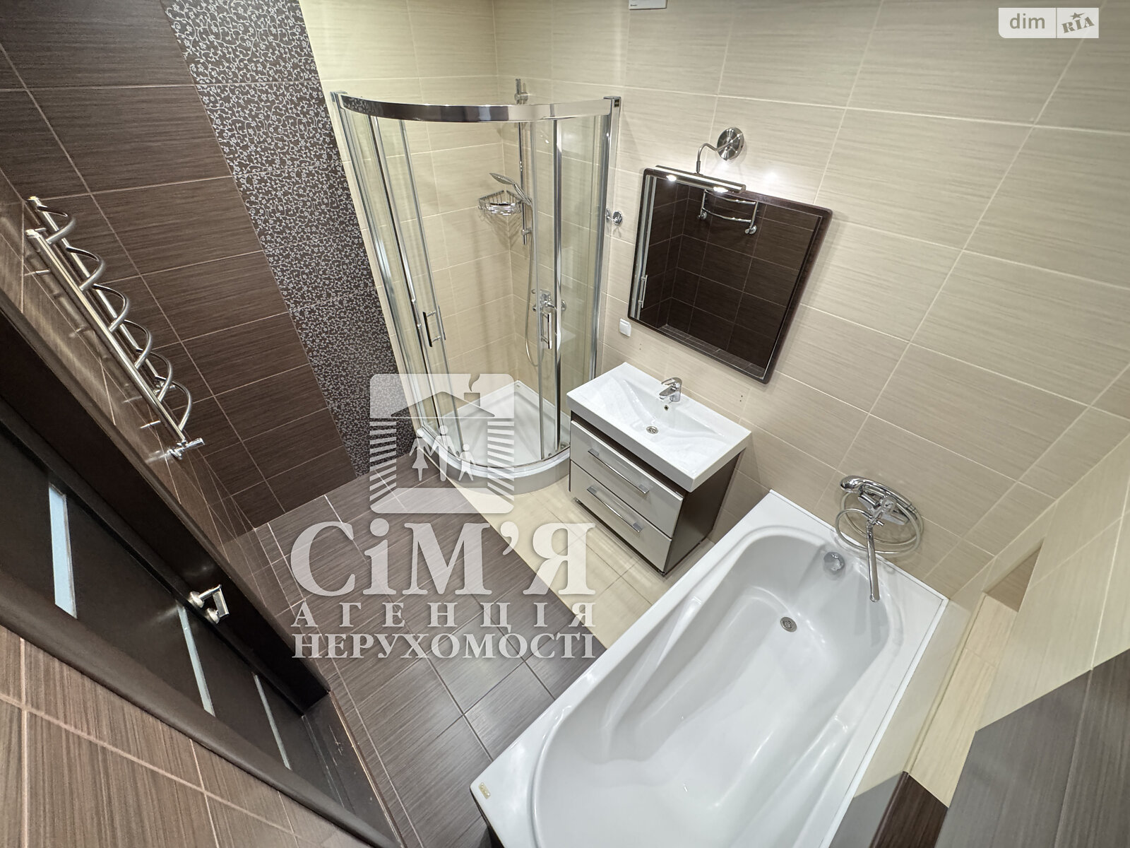 трехкомнатная квартира в Виннице, район Подолье, на ул. Зодчих в аренду на долгий срок помесячно фото 1 трехкомнатная квартира в Виннице, район Подолье, на ул. Зодчих в аренду на долгий срок помесячно фото 1