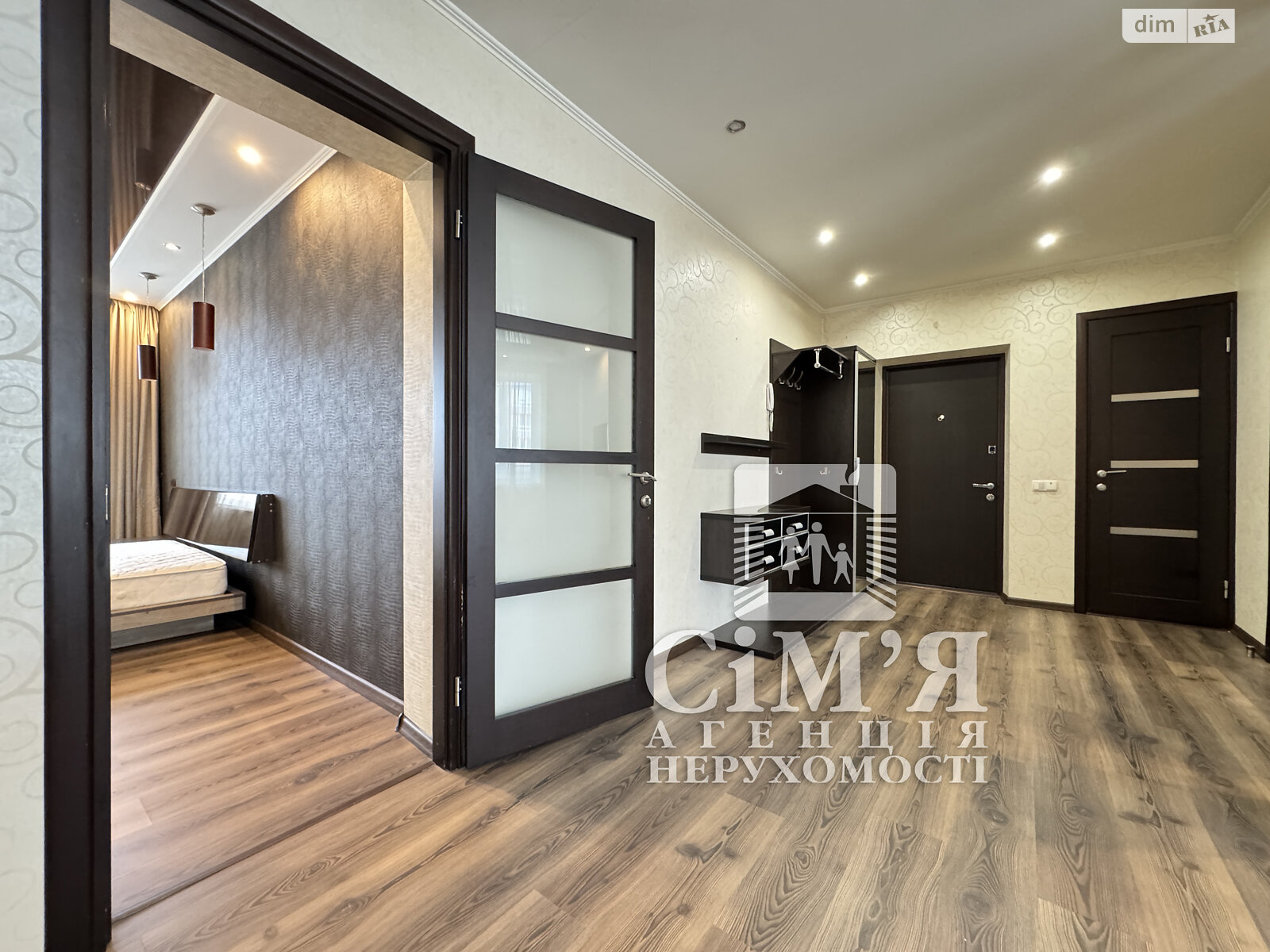 трехкомнатная квартира в Виннице, район Подолье, на ул. Зодчих в аренду на долгий срок помесячно фото 1 трехкомнатная квартира в Виннице, район Подолье, на ул. Зодчих в аренду на долгий срок помесячно фото 1